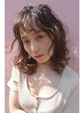 バズ(BUZZ) カーリーミディアム★Buzz秋山