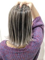 ディーナ(D'na)&nbsp;『D'na』外はねグレーバレイヤージュ　清水