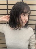 大人可愛い外ハネミディ