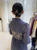 10代20代結婚式ヘアセットヘアアレンジお呼ばれスタイルタイト