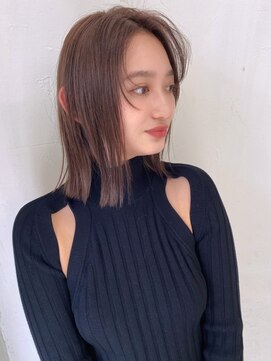 ハニーシブヤ(HONEY shibuya) 切りっぱなしボブ　肩ライン　外はね　グレージュ