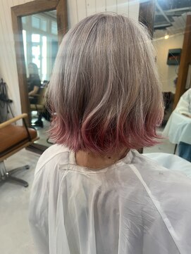 ジジ アドラーブル ヘア サロン(JiJi ADRABLE HAIR SALON) ホワイトベージュ エンドカラー ピンク