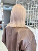 ハイトーン切りっぱなしショートボブミルクティーピンクベージュ