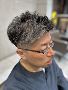 ヘアールーム プリズム(Hair room Prism) グレーヘア/メンズ