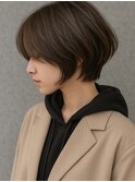 ショートヘアフェイスレイヤー小顔前下がり透明感