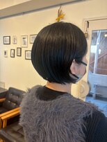 ルッツ カオラ(Ruttu KaoLa) ブルーブラックなショートボブ