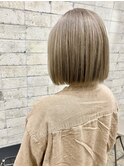 ベージュカラー