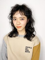 クオン(QUON)&nbsp;ロングカジュアルウェーブ×ぱっつん前髪