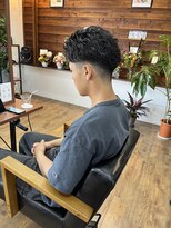 レルム(REALM)&nbsp;リバースパーマ　テーパーフェード