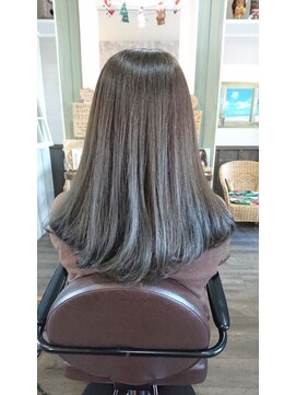ヘアサロンアンドリラクゼーション マハナ(Hair salon&Relaxation mahana) うるうるとしたツヤでかっこ可愛いストレートロング♪