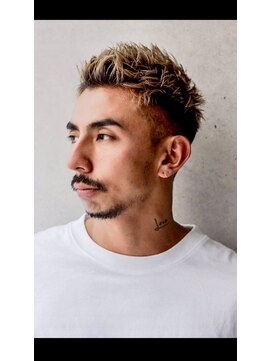 トルネード(TORNADO) トルネード外国人風ハイトーン×フェード×ベリーショート