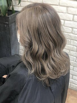 ビランチェ 池袋(bilancia) ケアブリーチ／ダブルカラー【池袋／池袋東口】