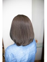 オラ ボーテ(Aura Beaute)&nbsp;内巻きミディアムボブ　カーキグレージュカラー