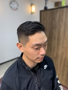 キングマンバーバー(KING MAN BARBER) かきあげスタイル