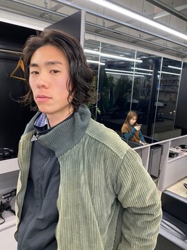 ビューズ オオサカ(VIEWS OSAKA) アップバング/ツーブロックマッシュ/コンマヘア[肥後橋駅]