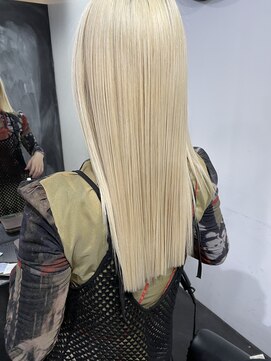 カムジーヘッド(COMEGHEAD) 髪質改善トリートメントブリーチダブルカラートリプルカラー