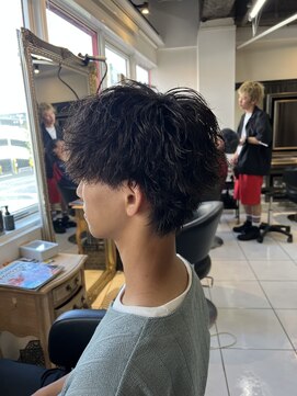 アイズ 海老名(AIZU) ソフトツイストパーマ 波巻きスパイラルパーマ メンズパーマ