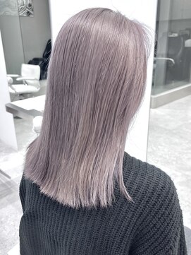 イリ(iLi) 【iLi×Ryong】グレーシルバー/ケアブリーチ