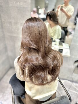 アクション 心斎橋店(ACTION) 20代30代レイヤーカット　韓国ヘア　くすみベージュ