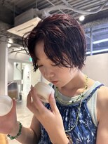 ナヌークカフラ(nanuk kafla)&nbsp;レッドカラー癖毛活かしショートヘア