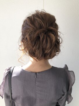 エイトヘアー(8 HAIR) パーティーアップスタイル