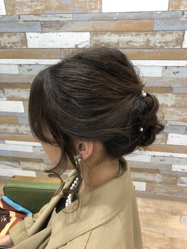 ハウオリ ヘアーワークス(Hauoli hair works) ふんわりお呼ばれアレンジ