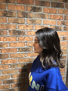 エヴリンアンドペイジ(Evelyn&paige) インナーカラー〈元町/神戸三ノ宮〉