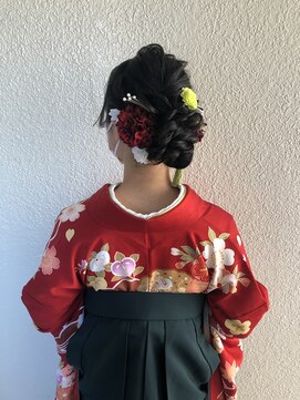 パリスパート2 袴 波ウェーブ 大きな ゆるふわ 編み込み シニヨン ヘアアレンジ