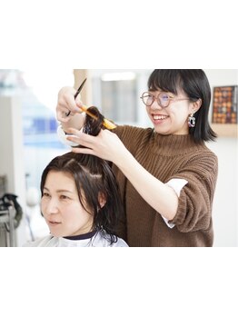 《自分の魅力を発見》今までとはひと味違うヘアスタイルにネイルケアも一緒にできるサロン♪