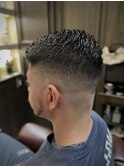 スキンフェードサイドパートスタイル
