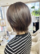 クオリス 上板橋店(QUALIS)&nbsp;【大人かわいい】外ハネレイヤーボブ オリーブベージュ ツヤ髪