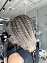 レディアル 大宮(REDEAL ope.) ホワイトバレイヤージュ