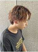 メンズセンターパート茶髪ソフトツイストスパイラルパーマ