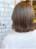 切りっぱなしボブ×ミルクティーベージュ