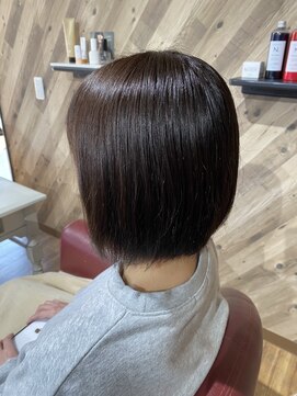 ルネッサンスヘアー ラファエロ(RAFFAELLO) ボブヘア　艶々グレーカラー