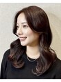 ランソ 新宿(RUNSO) ミディアムレイヤースタイル。艶感のあるヴァイオレットカラー