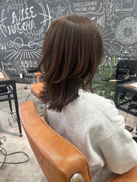 アイリー 名古屋(A/LEE) レイヤーカット/アッシュベージュ/くびレイヤー