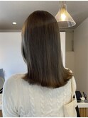 切りっぱなしボブ　ブルーブラック　ブリーチカラー　暗髪