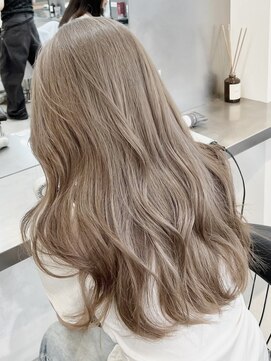 ラック 表参道(LUCK) ミルクティーベージュ/ゆる巻きロング/ブリーチ/ハイトーン