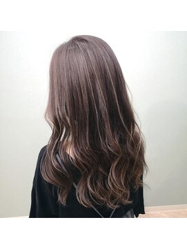 リリス(l'iris) グレージュハイライトカラー20代30代40代大人可愛いロング