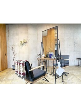 美容室に居心地を求めたい、価値ある時間を過ごされたい方はぜひ≪vimu≫へ。至福のサロンタイムを♪