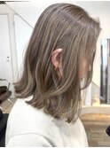 白髪ぼかしハイライト/パツっとミディ/似合わせカット