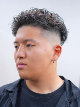 スラッシュ(SLASH) 極道パーマ/スキンフェード/メンズパーマ/リバースパーマ/姫路