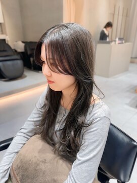 ガリカ 横浜(Gallica) 韓国レイヤーカットブリーチなし透けるオリーブグレージュカラー