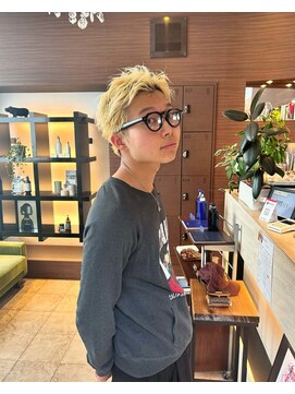 ブローチ(broche) スパイキーショート