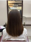 オリーブベージュ
