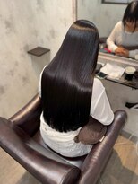 シシ 新宿(She 2.)&nbsp;暗髪/艶髪ロング/髪質改善ストレート/美髪/透明感