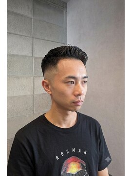 ワンワンオー バーバーショップ コンチネンタル(@110 BARBER SHOP continental) サイドパート