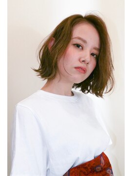 バショ(ba sho) レザーで作る柔らか切りっぱなし風ボブ　ぶつ切りボブ