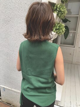 リラ バイ クオーレ(LIRA by CUORE) 大人ボブ